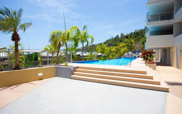 Stunning Sea Views Azura 7 Airlie & Wifi