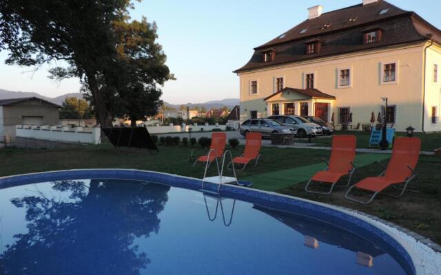 Chateau Diva