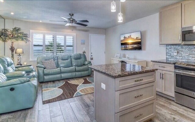 Sunset Chateau Beach Front Star5Vaca