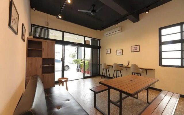 Topbunk Hostel