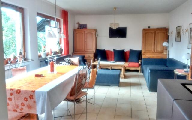 Apartment With 2 Bedrooms In Dahlem, With Furnished Garden And Wifi 5 Km From The Slopes