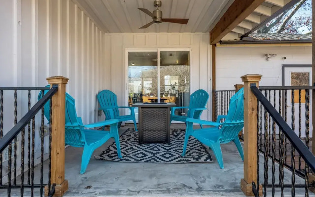 Fun 3BR Retreat in Austin Huge Pool