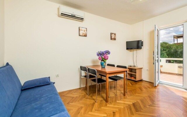 Beautiful Apartment in Stara Novalja With 2 Bedrooms and Wifi