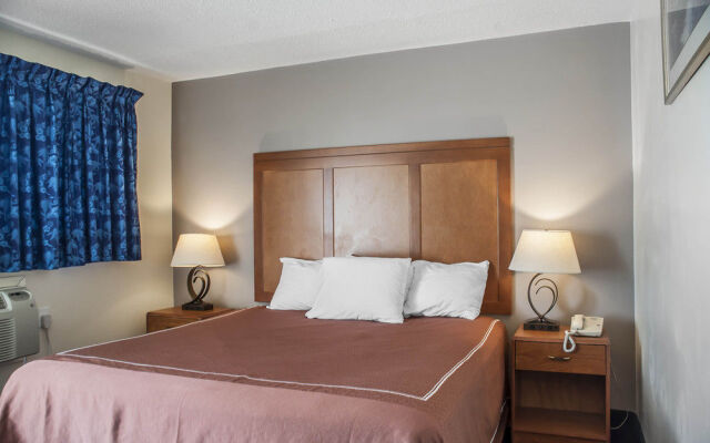 Rodeway Inn & Suites Niagara Falls