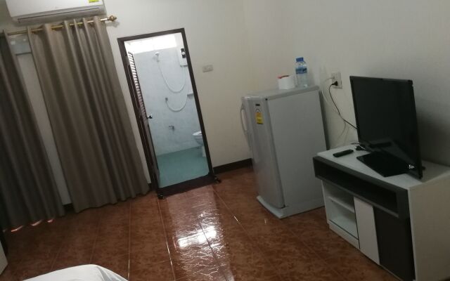 Soi 5 Apartment