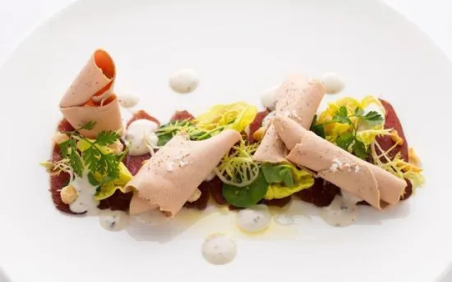 Mezzo Restaurant & Kamers
