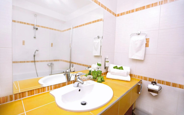 Hotel AquaCity Seasons