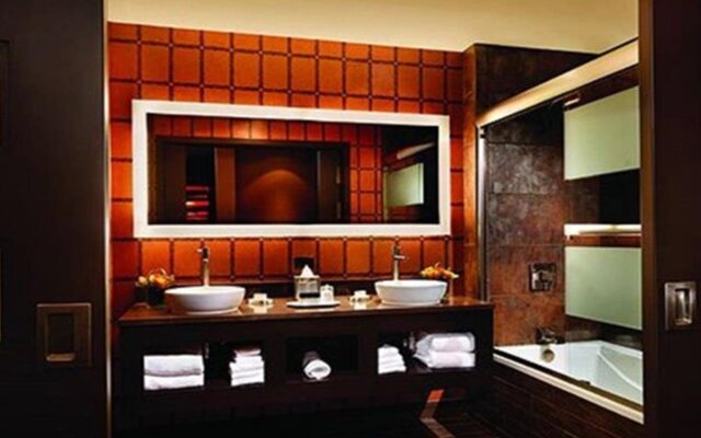 Golden Nugget Las Vegas Hotel & Casino