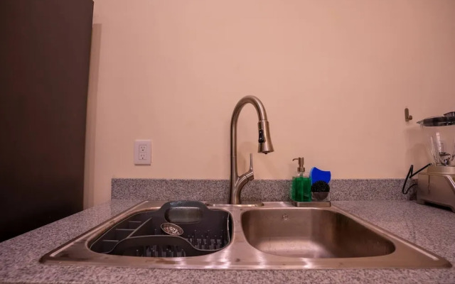 Luxury Apartment With Poll