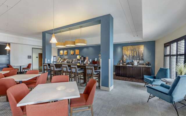 Comfort Inn & Suites Brighton Denver NE Medical Center