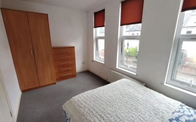 1 Bed-sleeps 4-pet Friendly-central Location