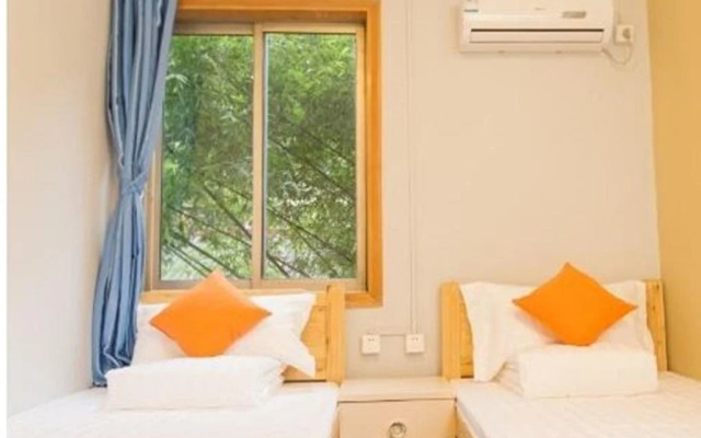 Zhuangse Chengdu Youth Hostel