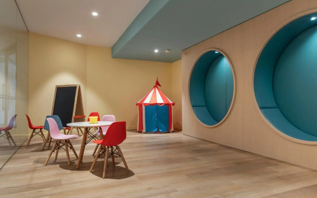 Crowne Plaza Caparica Lisbon by IHG
