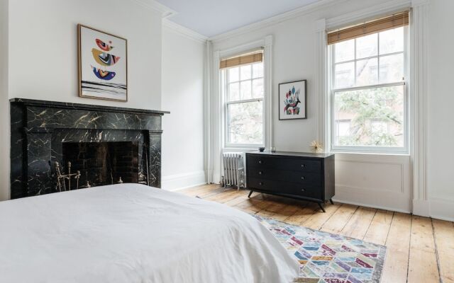 West Village 5BR Townhome & Private Yard