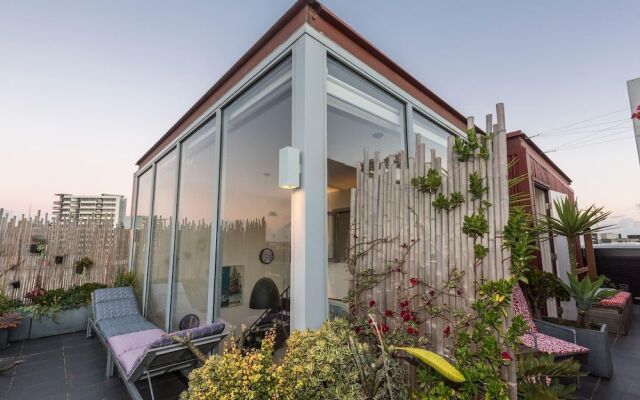 Loft Penthouse With Startling City Views + Parking