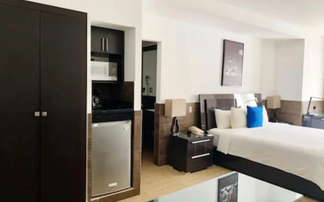 Beverly Hills: Hotel & Business