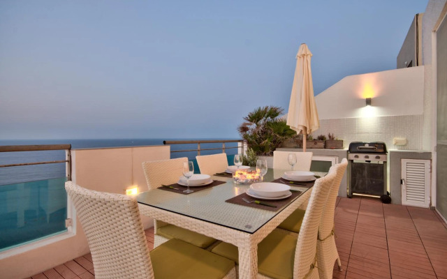 Magnificent Seafront 2-bedroom Sliema penthouse