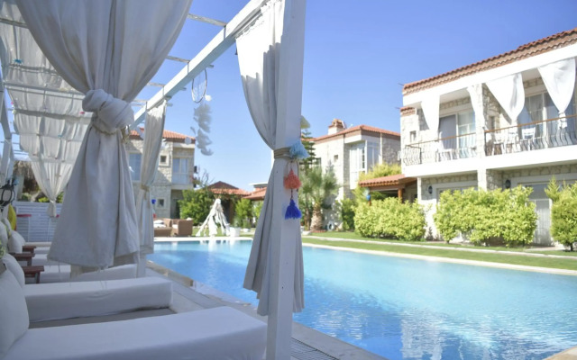 Kemerlihan Deluxe Hotel