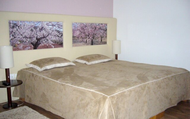 Property with 4 Bedrooms in Bragança, with Wonderful Lake View And Furnished Terrace - 200 Km From the Beach