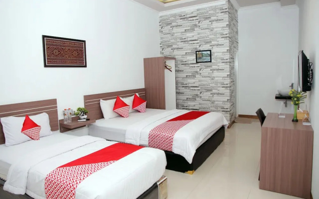 Zamrud Hotel by OYO Rooms