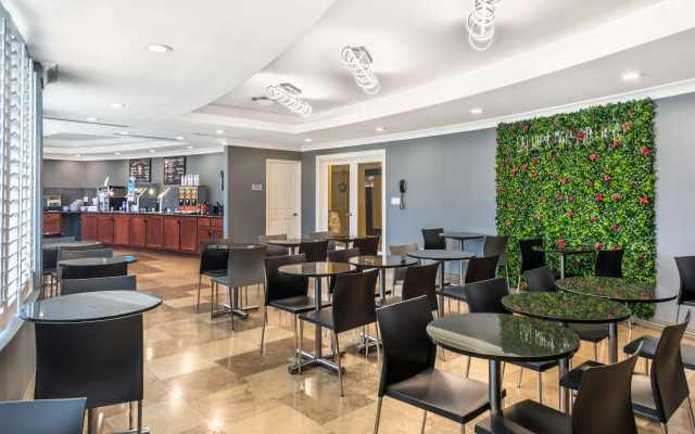 Best Western Plus Avita Suites