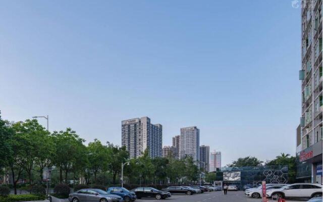 Lavande Hotels·Shenzhen North Railway Station Longhua Bus Terminal