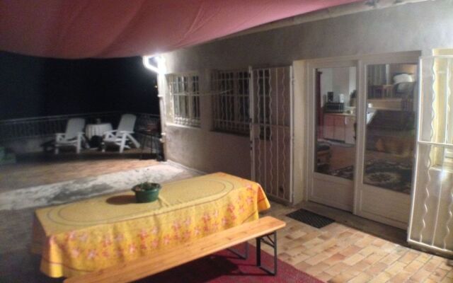 Les Maquinols Estate