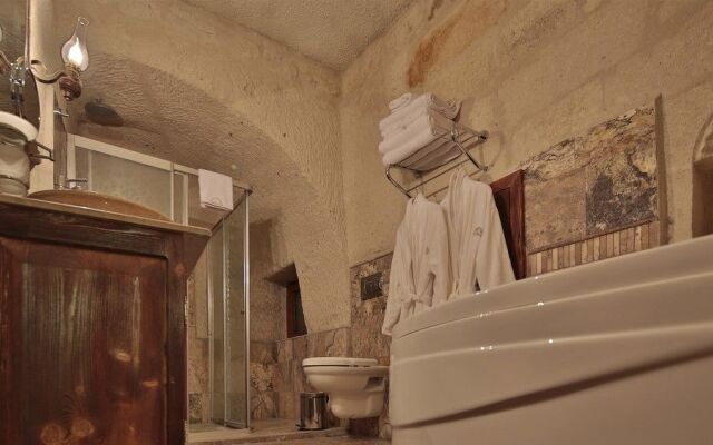 Maccan Cave Hotel