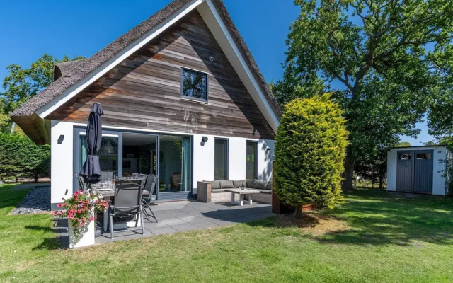 Luxury 8-person Holiday Villa