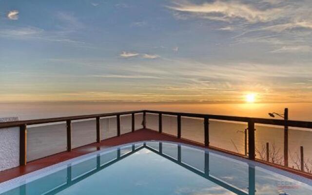 Top of The Cliff by OurMadeira