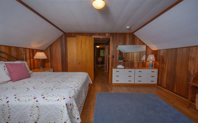 Our Golden Retreat 5 Bedroom House