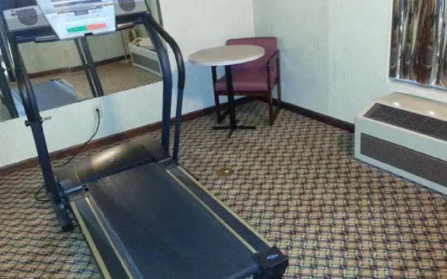 Americas Best Inn & Suites Commerce