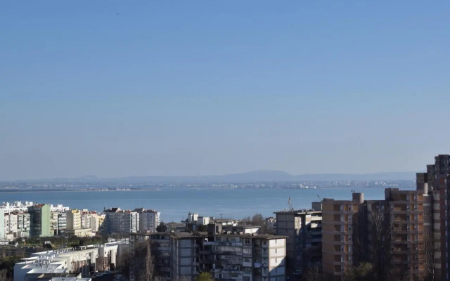 Vistas Sobre O Rio Tejo