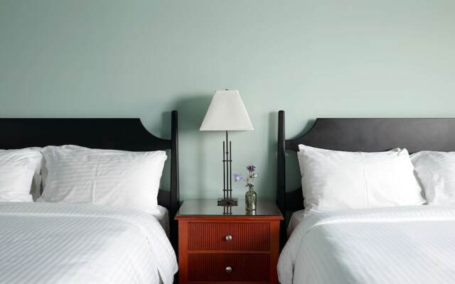 The Harbor Front Inn