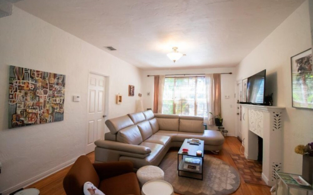 Mid Town Hippie House By The Bay