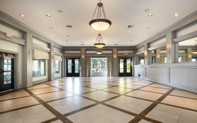 Inn Marin and Suites, an Ascend Collection Hotel