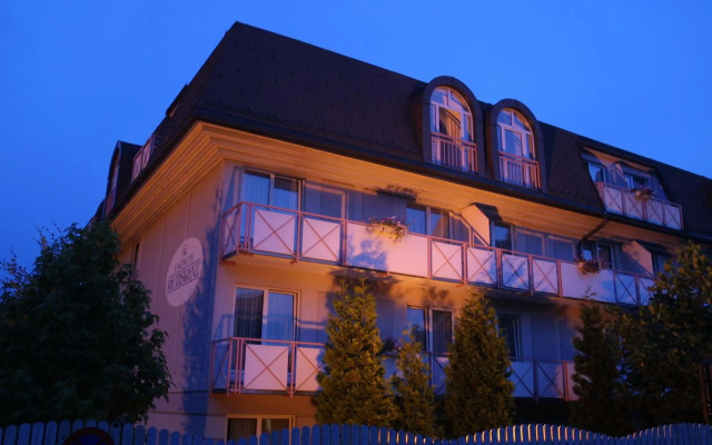 Happy Living Apartments