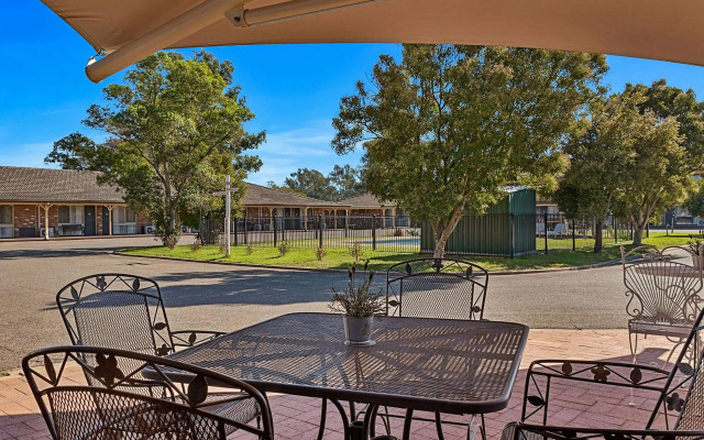 Quality Inn Carriage House