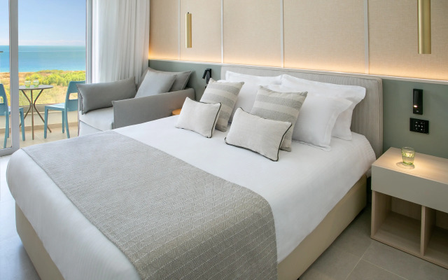 Atlantica Aqua Blue Hotel