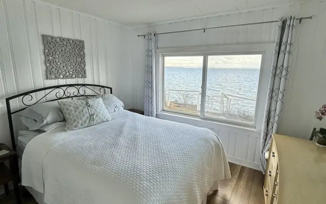 Grandview Lakefront Limit 9 4 Bedroom Home