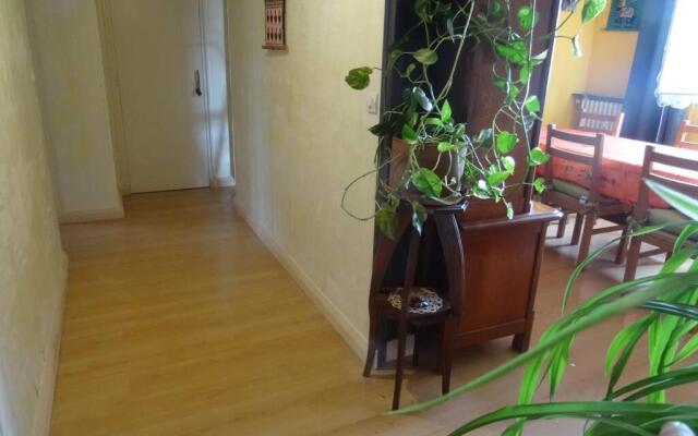 Petit nid douillet , calme avec vue sur le parc