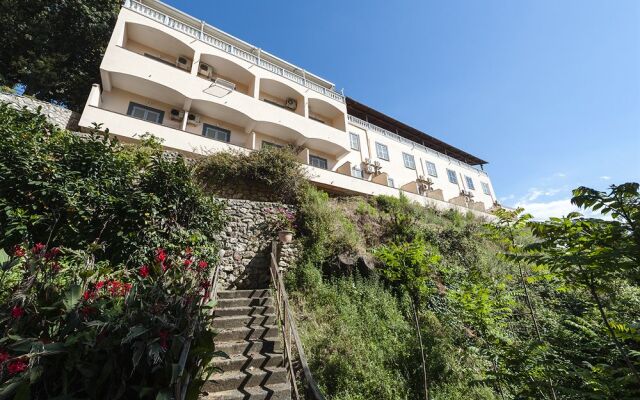Hotel Ariana