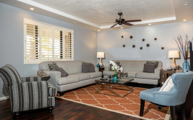 Scottsdale 4BD Modern Home w/ Sparkling Pool!