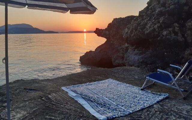 Plaka Sea View Apartment