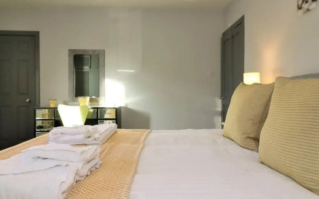 Burnbank House - Hamilton