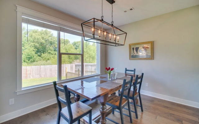 Fayetteville Vacation Rental w/ Deck & Shared Pool