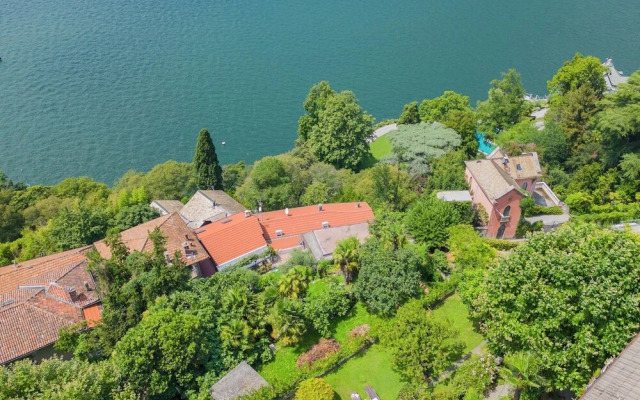 Simon's Apartment With Amazing View by Rent all Como