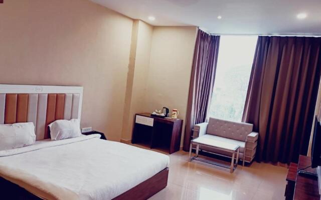 Hotel Emperor Paradise