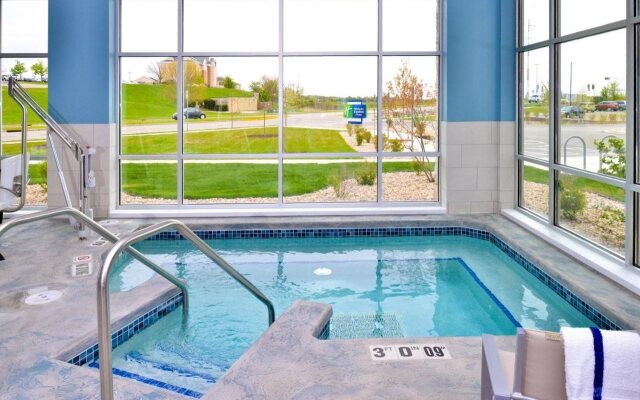 Holiday Inn Express & Suites Madison by IHG