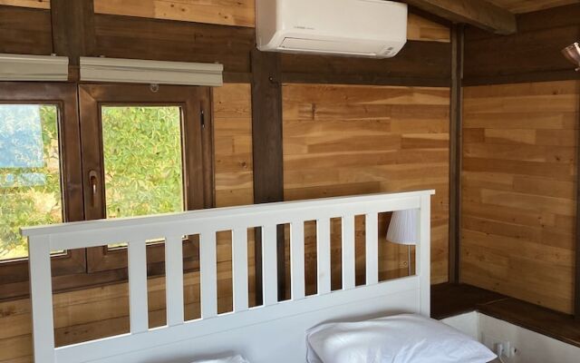 Cedar 1-bed House With Stunning Views